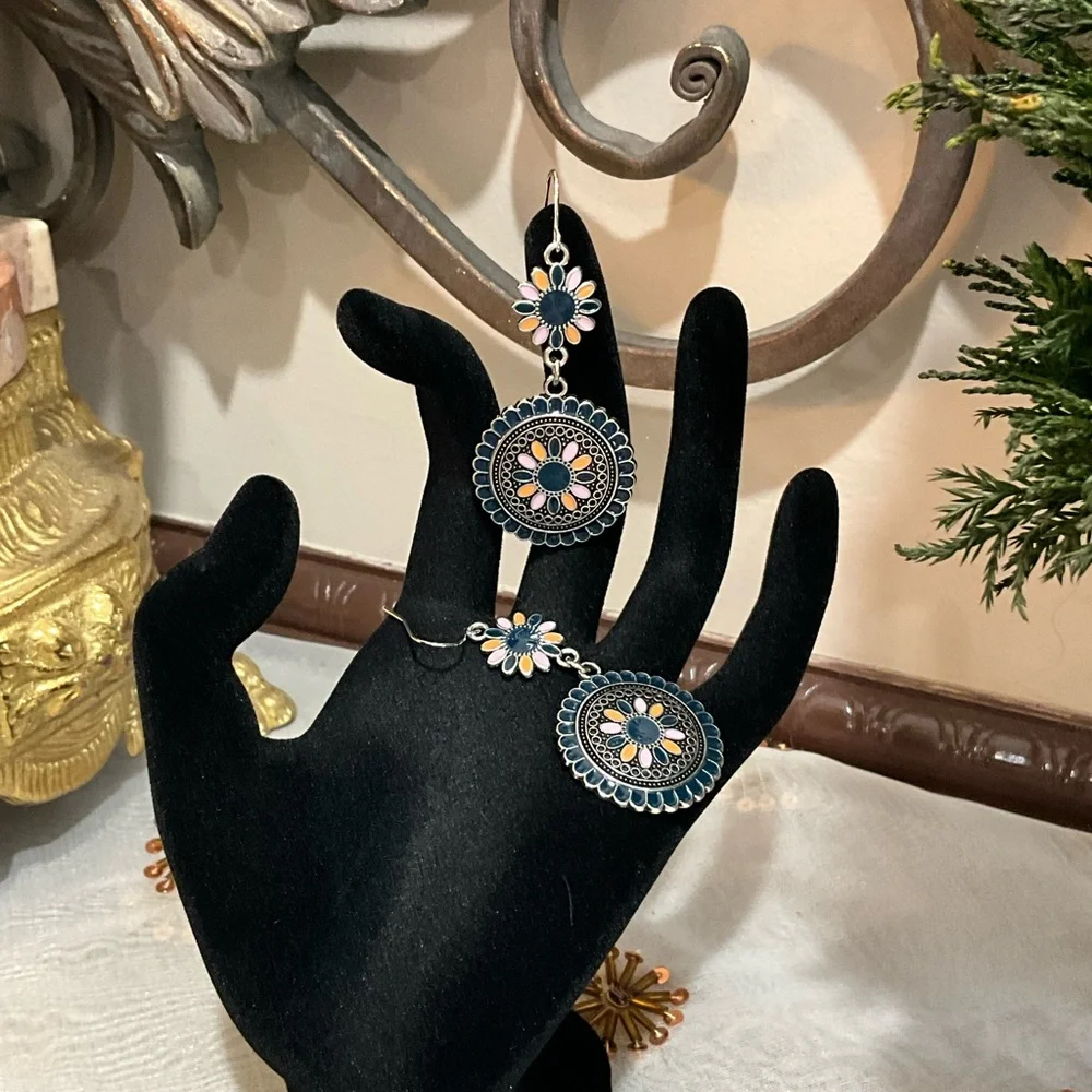 Elegant Floral Dangle Earrings - Picture 9 of 9
